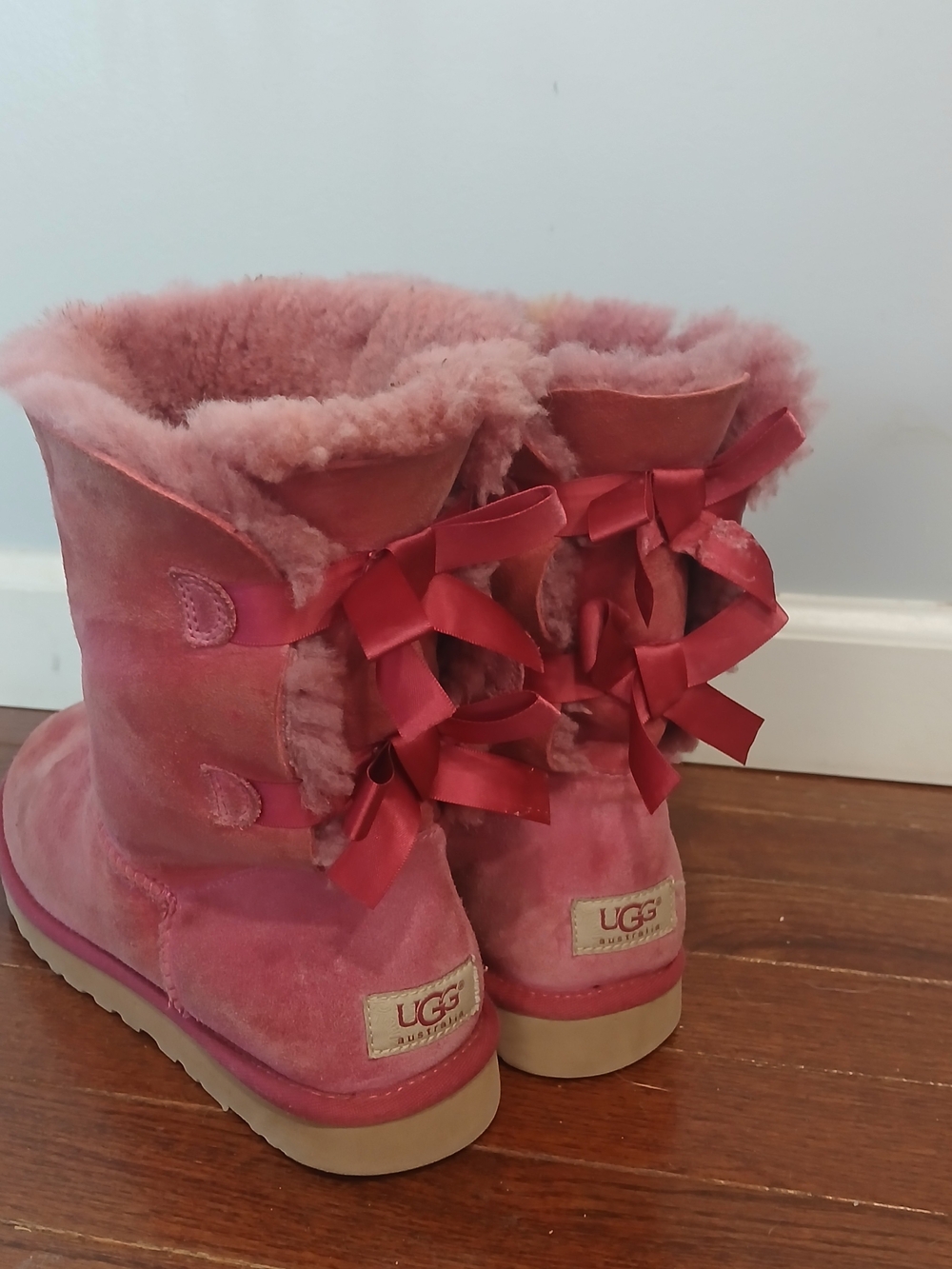 UGG Pink Suede Bailey Bow 2 Mid Lengt Sz Womens 9